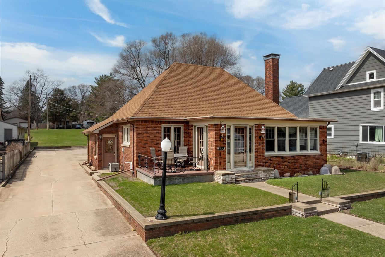 233 North 1st Street