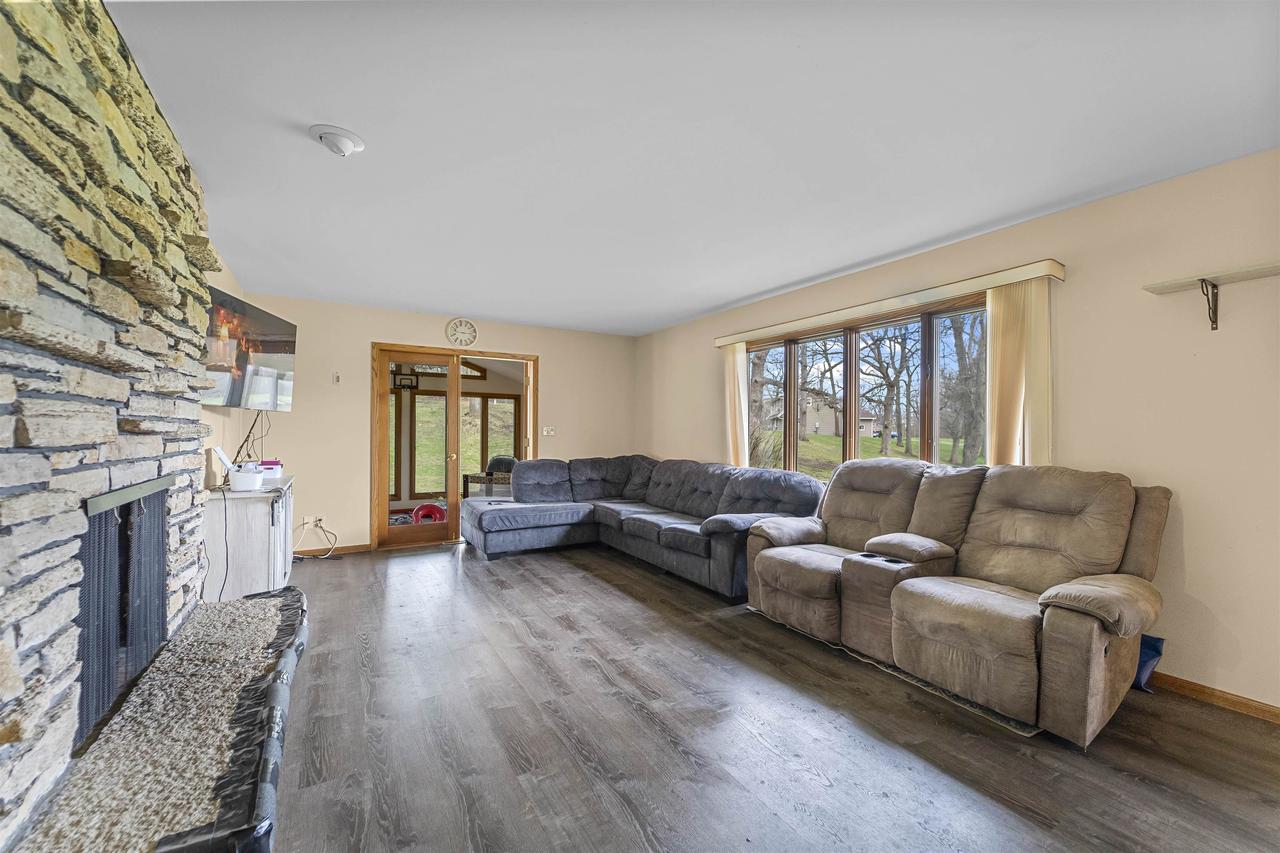 N7389 Hillendale Parkway