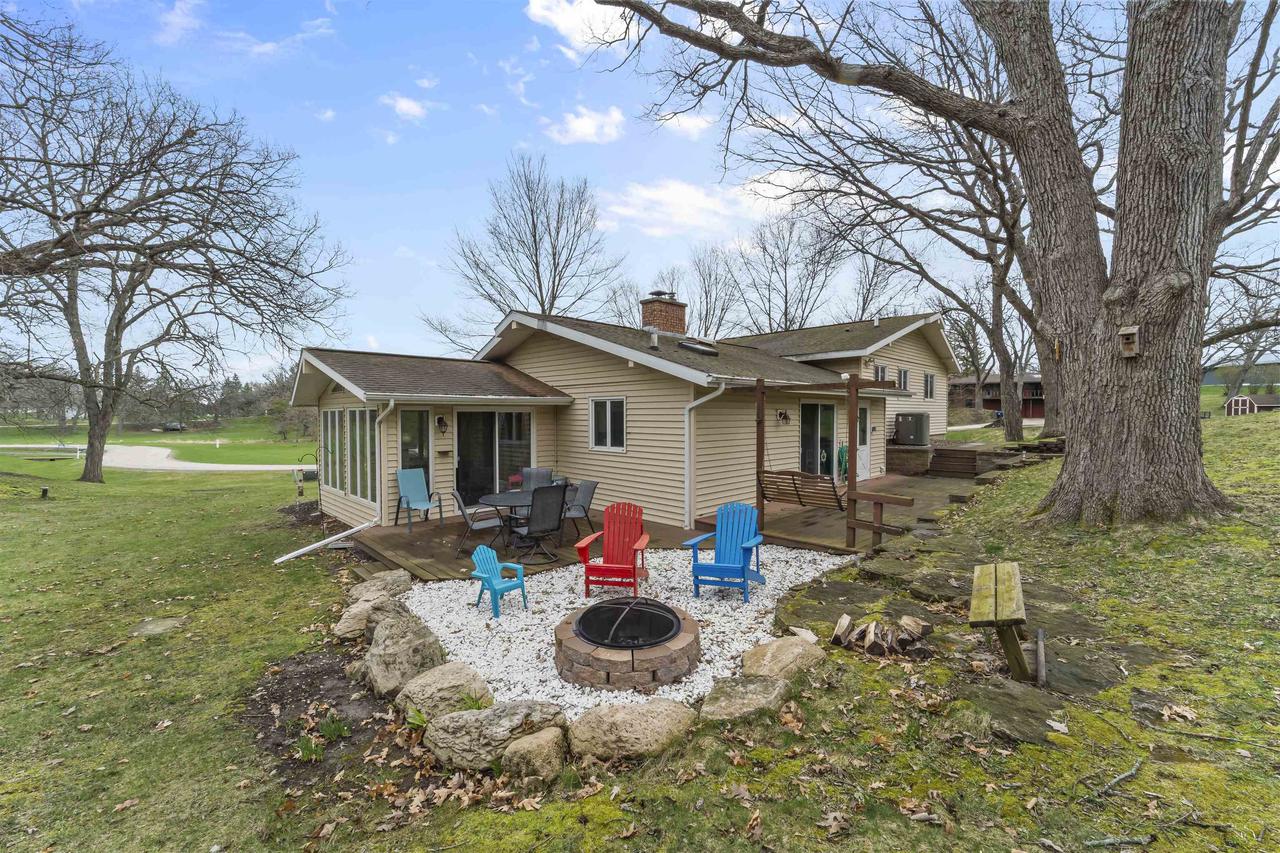 N7389 Hillendale Parkway