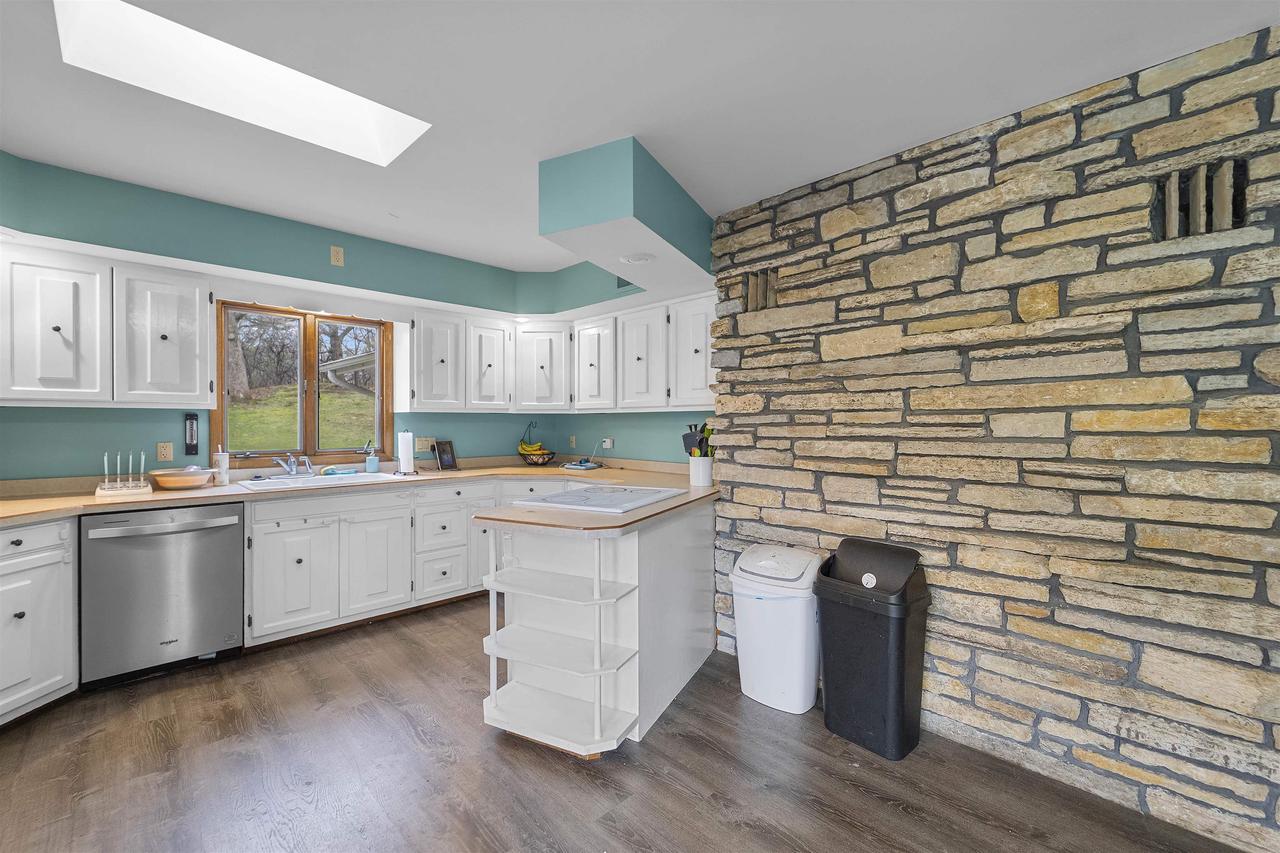 N7389 Hillendale Parkway