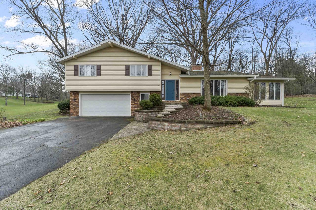 N7389 Hillendale Parkway