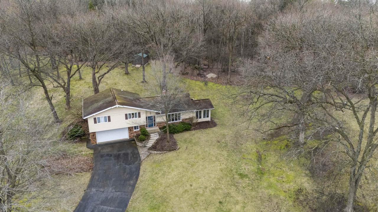 N7389 Hillendale Parkway