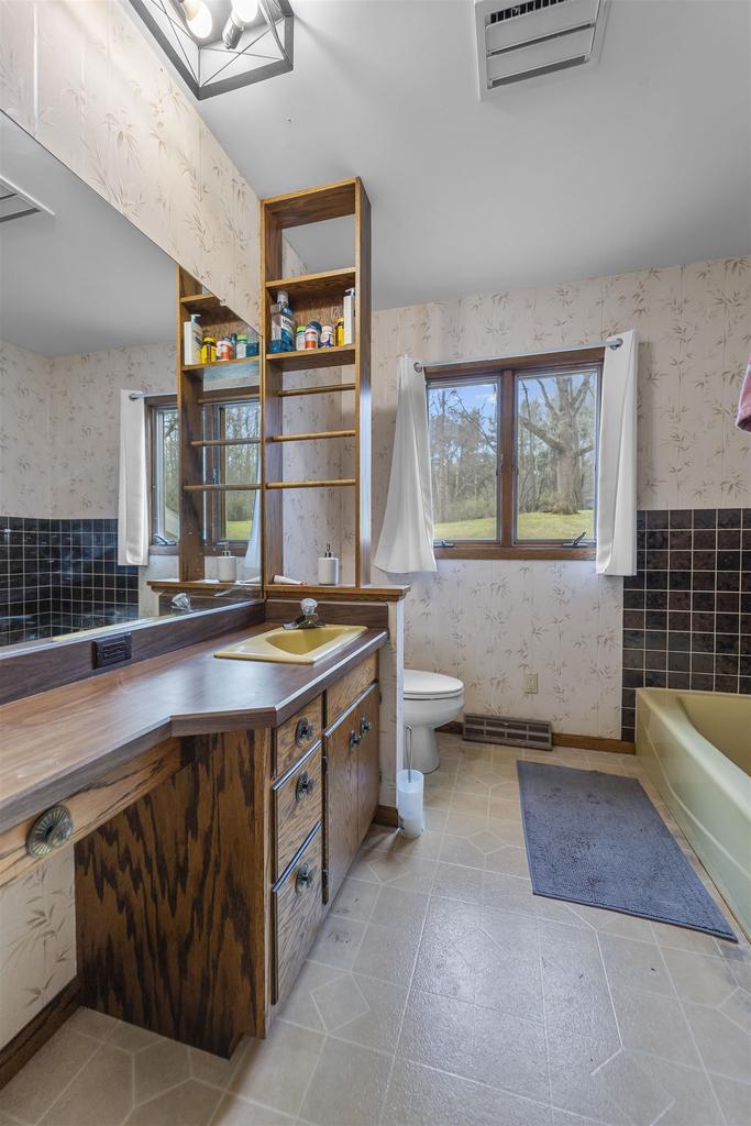 N7389 Hillendale Parkway