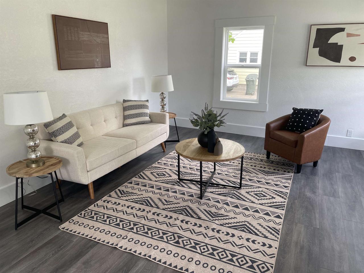 547 East Jackson Street