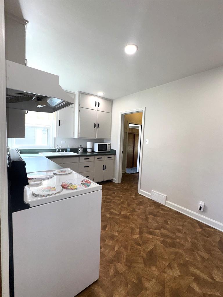 140 West Manchester Street