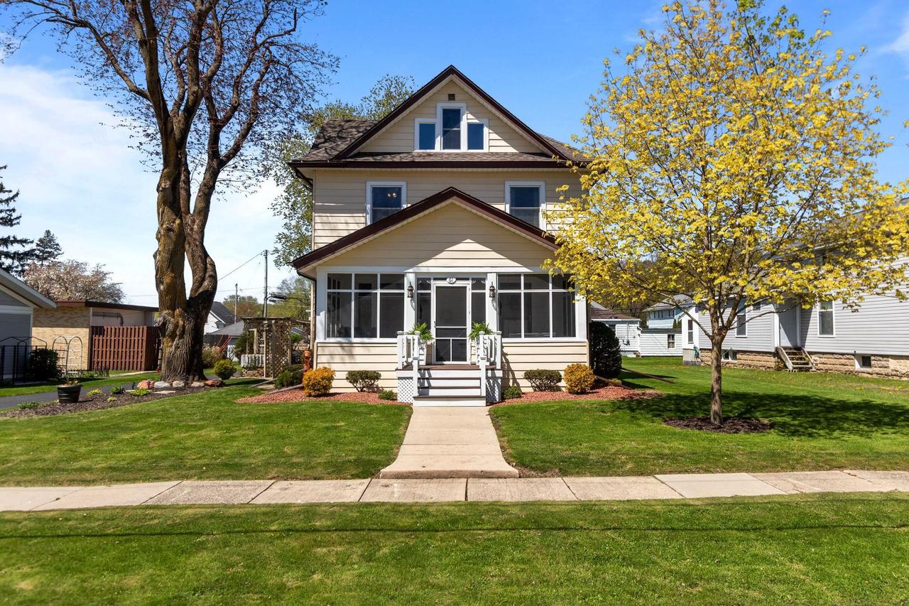 61 North Grand Street