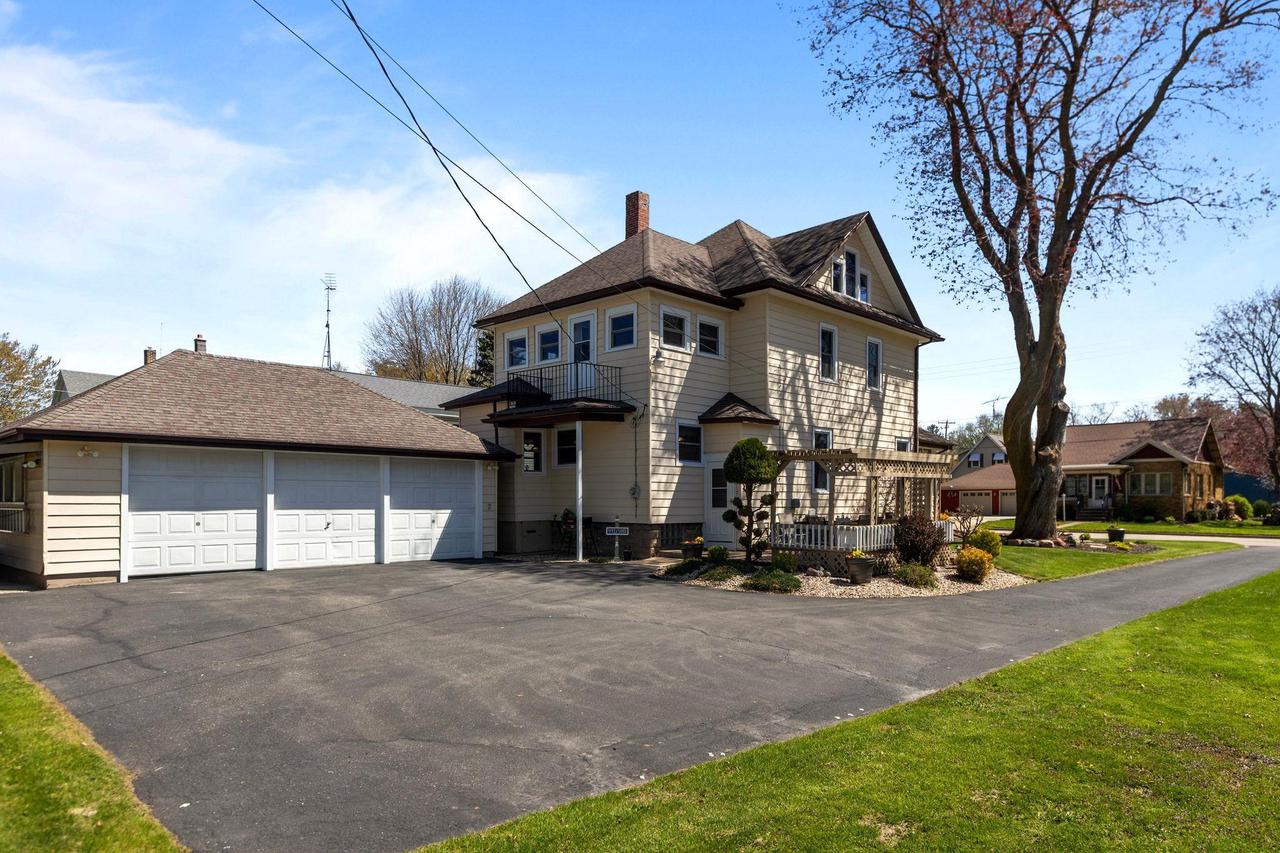 61 North Grand Street