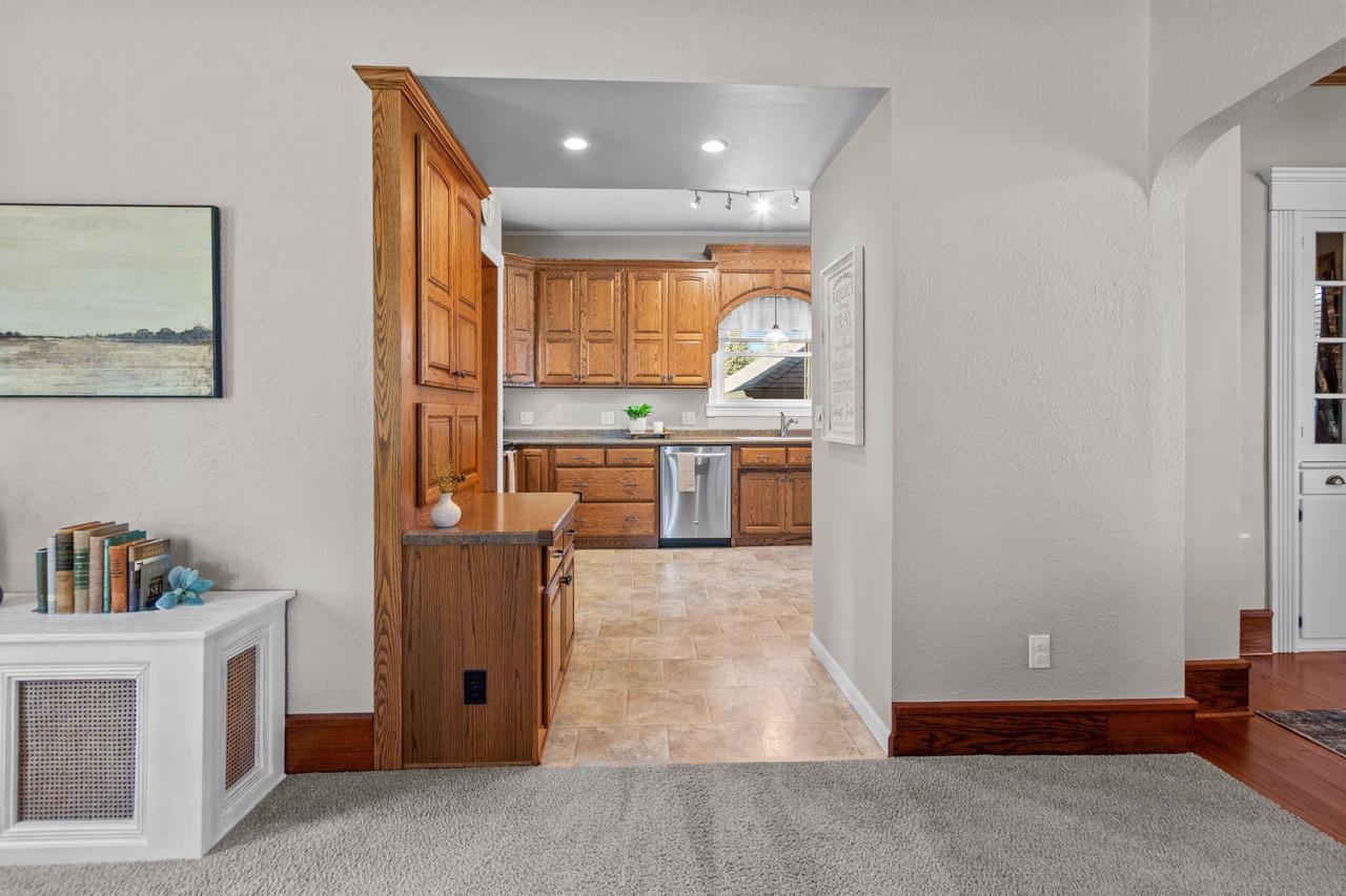 61 North Grand Street