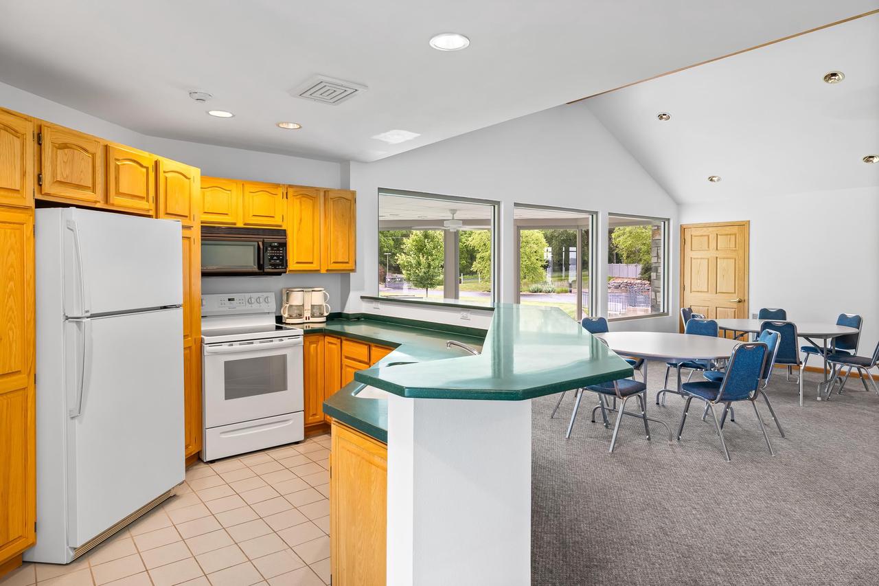 W1400 Spring Grove Road 102