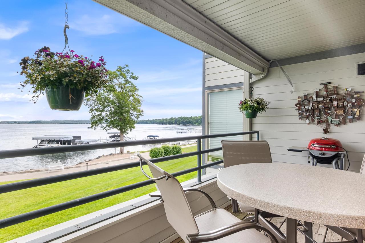 W1400 Spring Grove Road 102