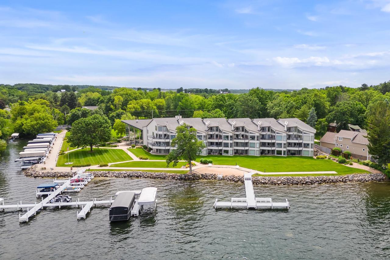 W1400 Spring Grove Road 102