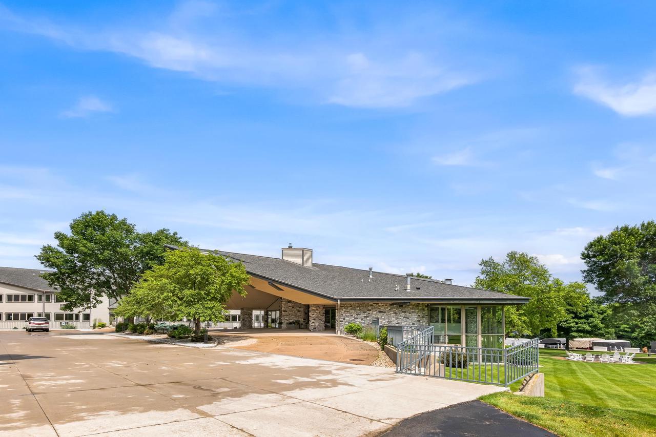 W1400 Spring Grove Road 102