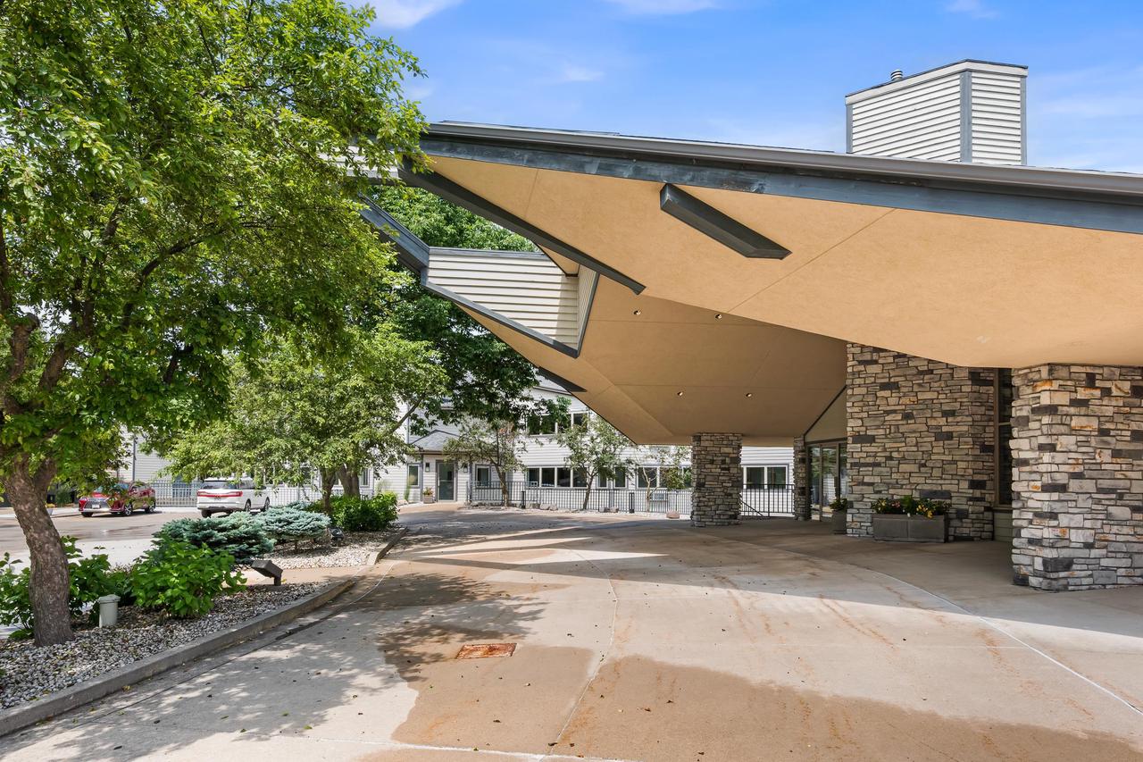 W1400 Spring Grove Road 102