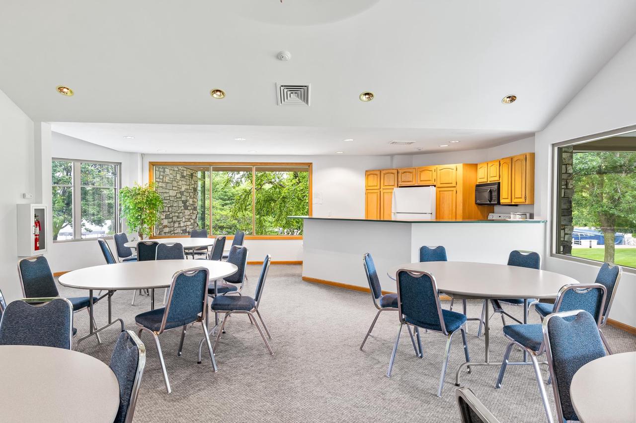 W1400 Spring Grove Road 102