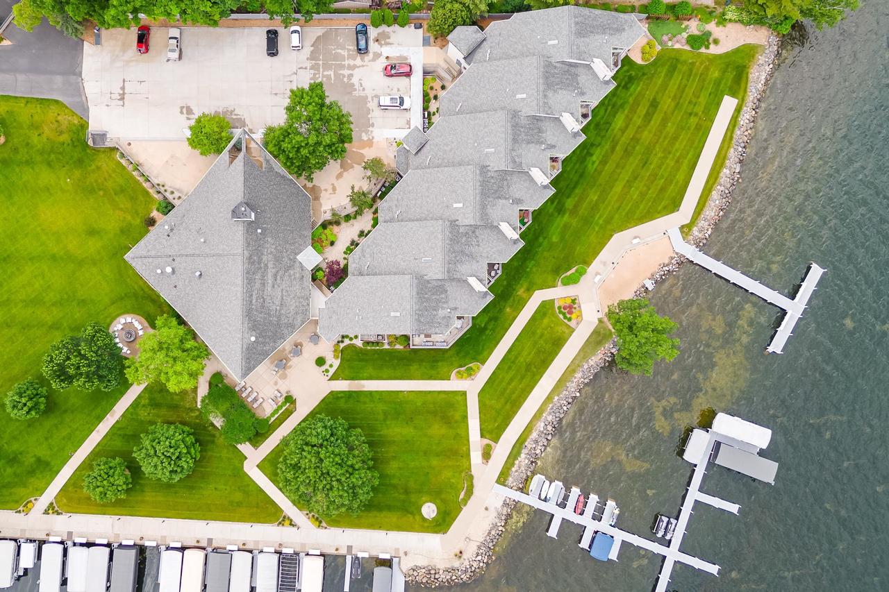 W1400 Spring Grove Road 102