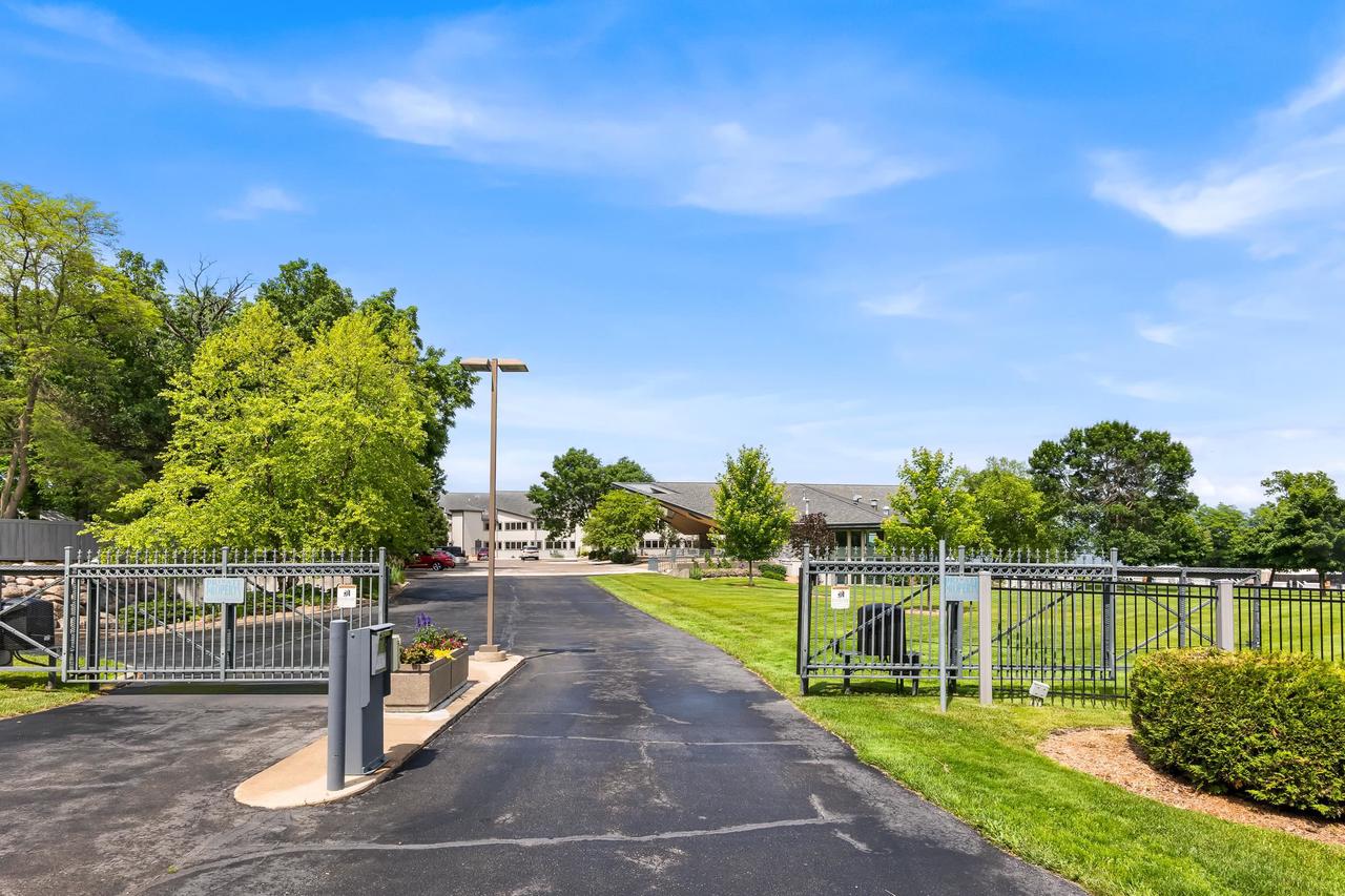 W1400 Spring Grove Road 102