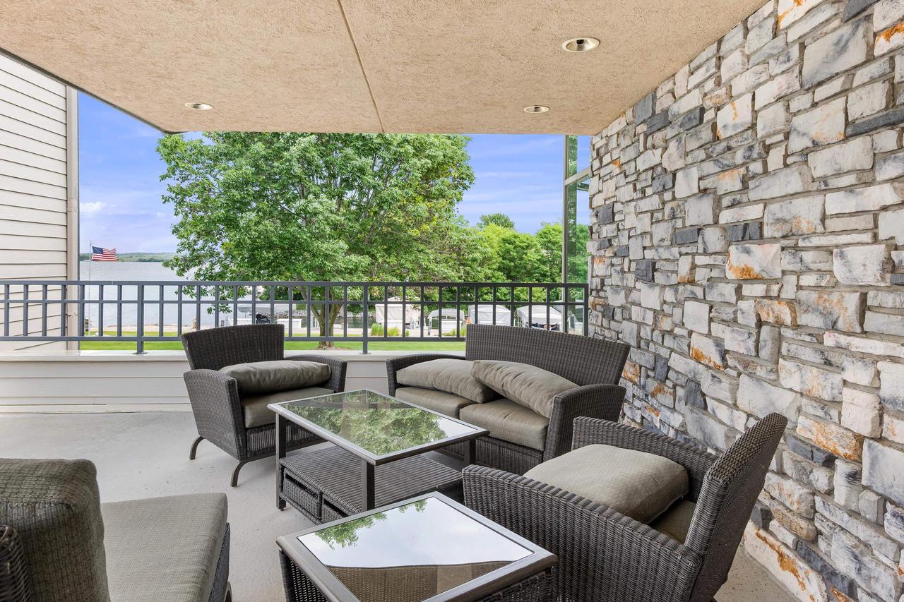 W1400 Spring Grove Road 102