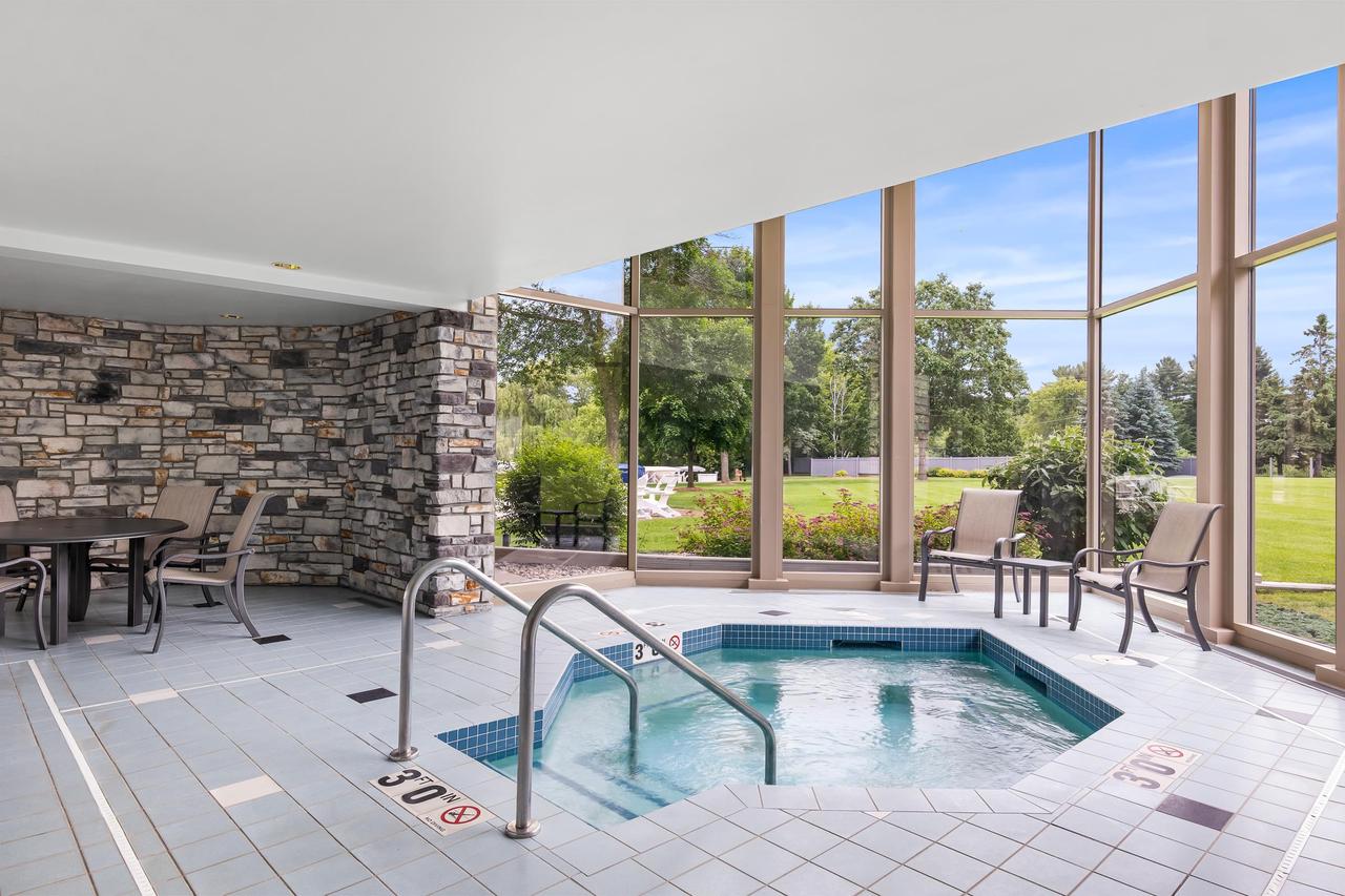 W1400 Spring Grove Road 102