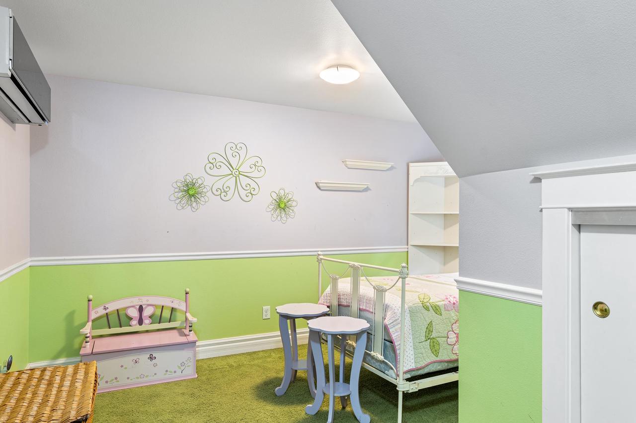 163 East Noyes Street