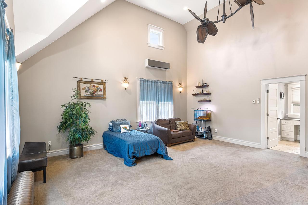 163 East Noyes Street