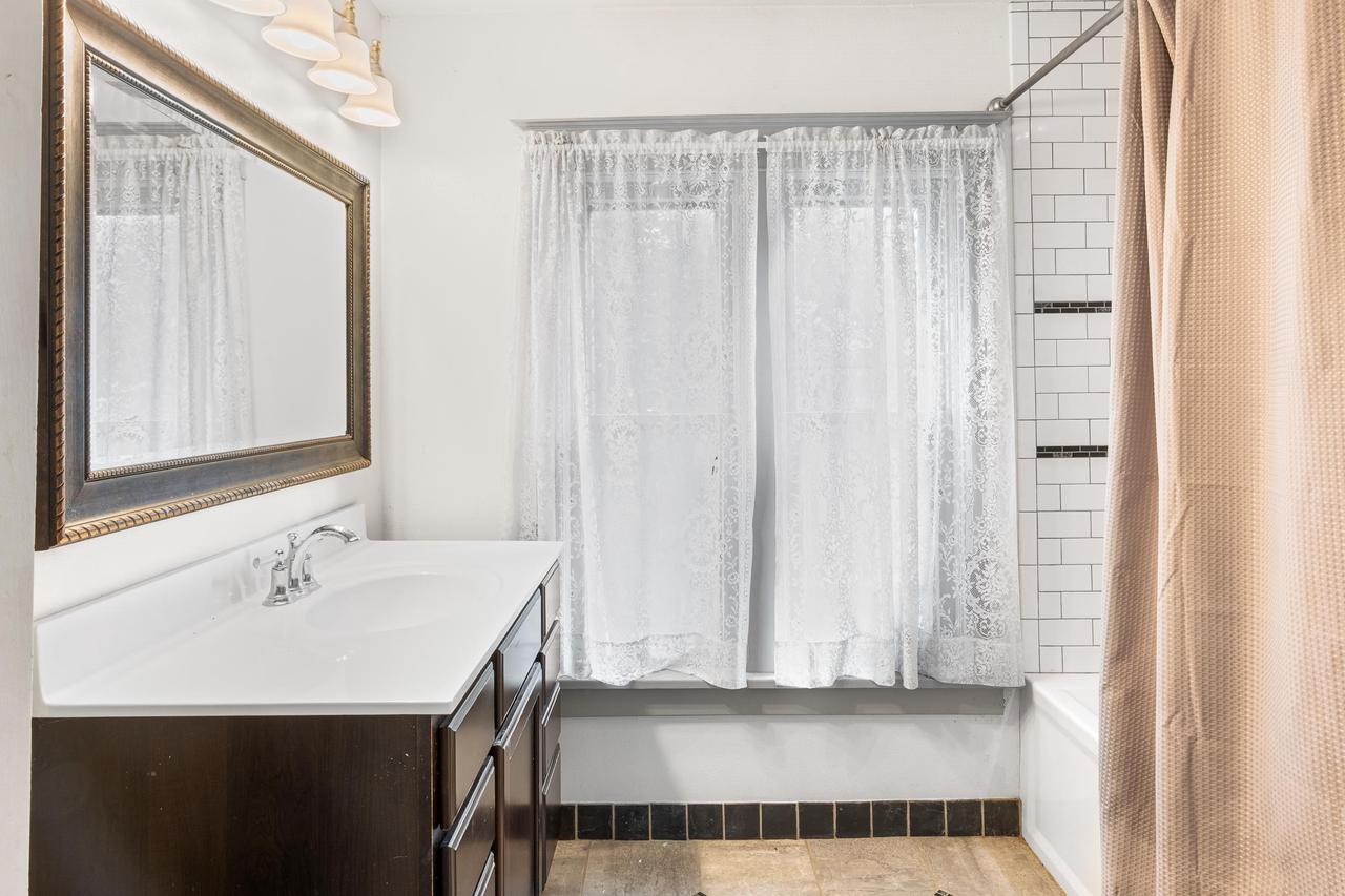 163 East Noyes Street