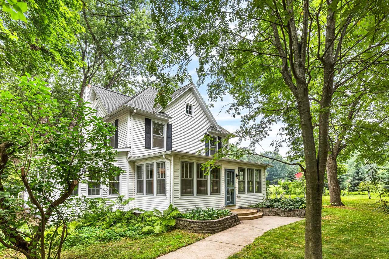 W2009 Irving Park Road