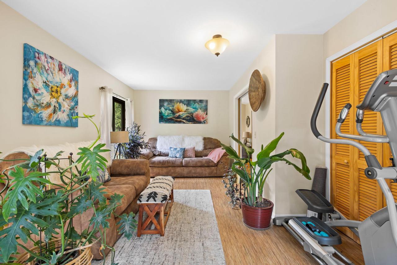 W1053 & W1049 Illinois Avenue