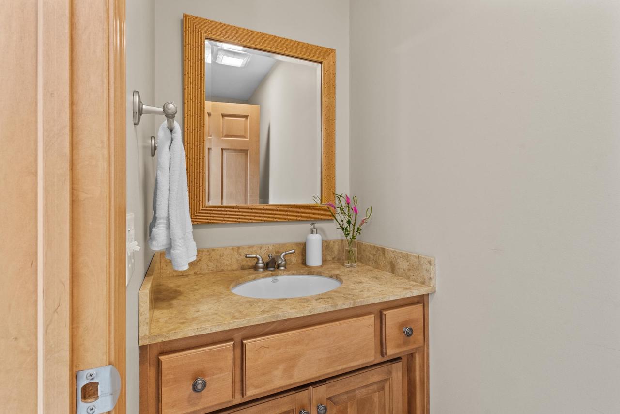 W1053 & W1049 Illinois Avenue