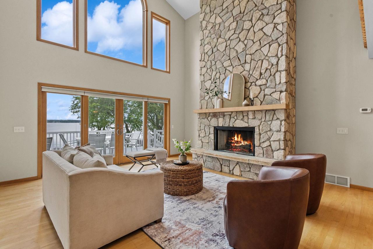 W1053 & W1049 Illinois Avenue