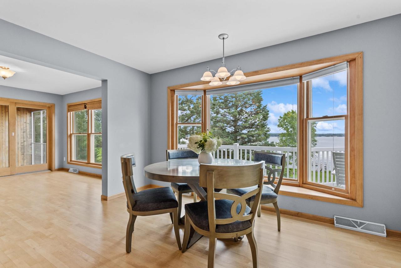 W1053 & W1049 Illinois Avenue