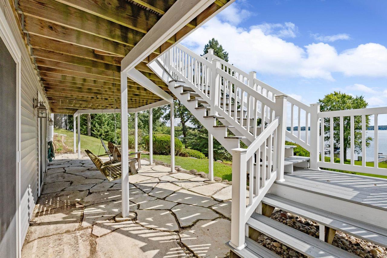 W1053 & W1049 Illinois Avenue