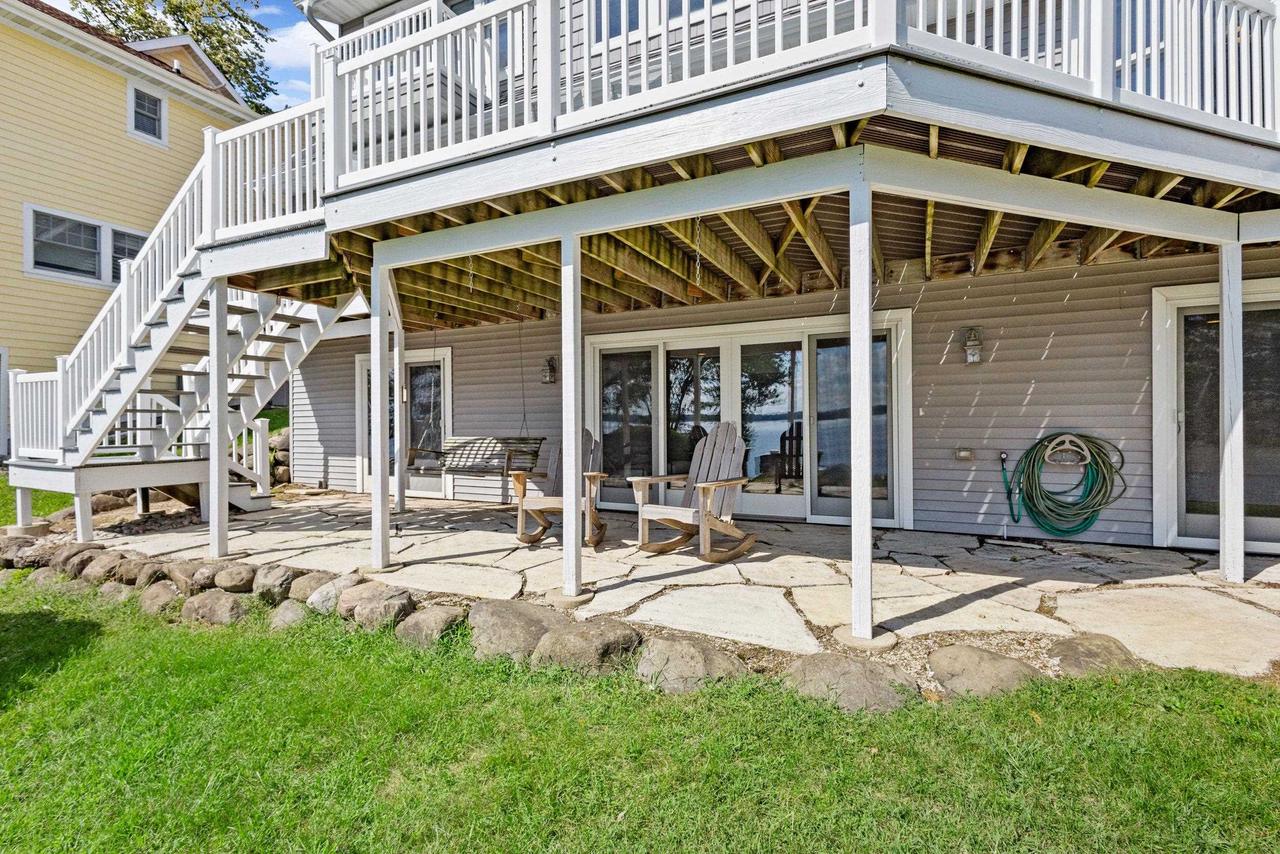 W1053 & W1049 Illinois Avenue