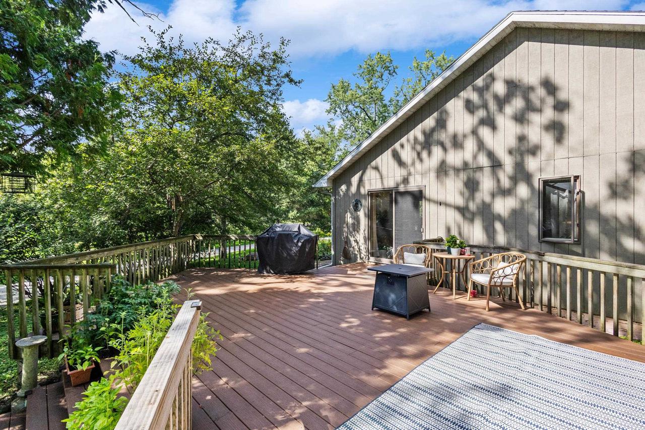 W1053 & W1049 Illinois Avenue