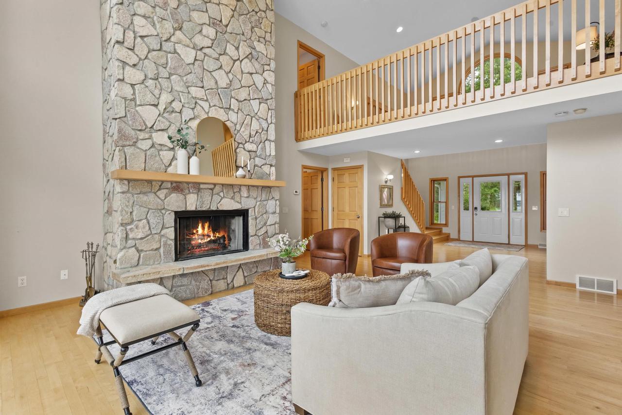 W1053 & W1049 Illinois Avenue