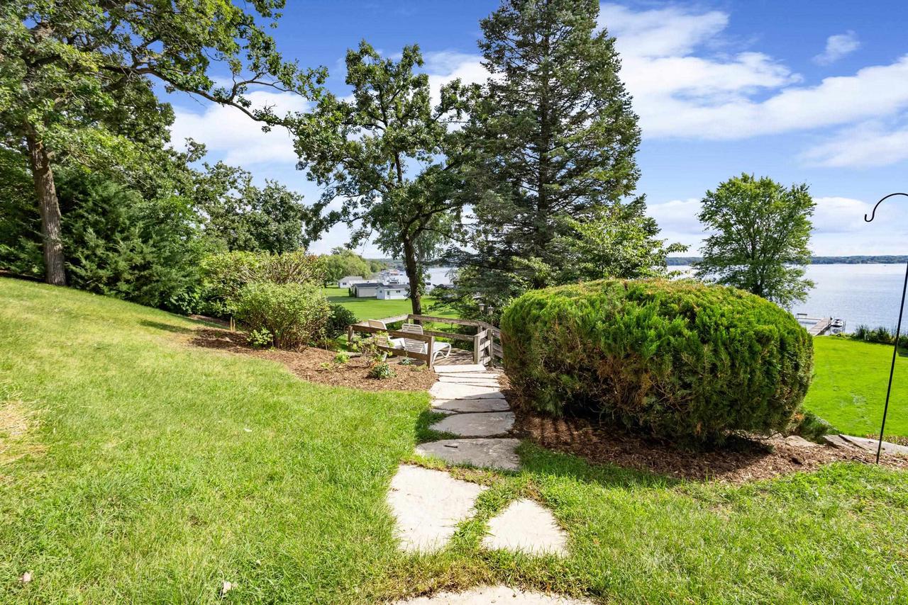 W1053 & W1049 Illinois Avenue