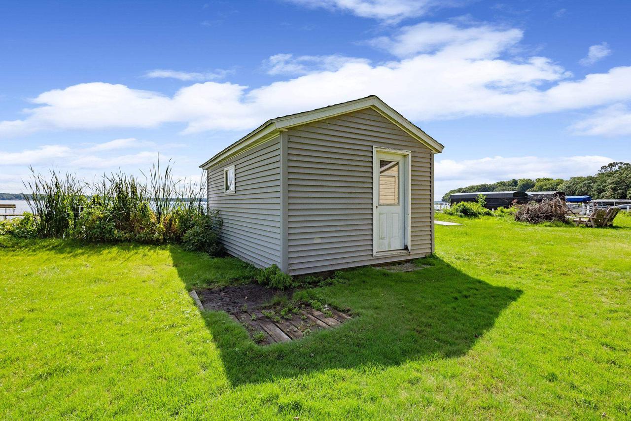 W1053 & W1049 Illinois Avenue