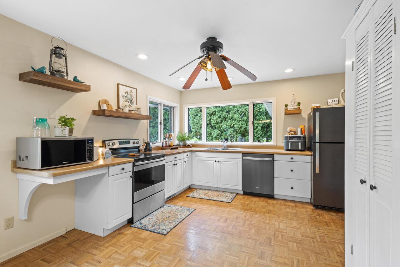 W1053 & W1049 Illinois Avenue