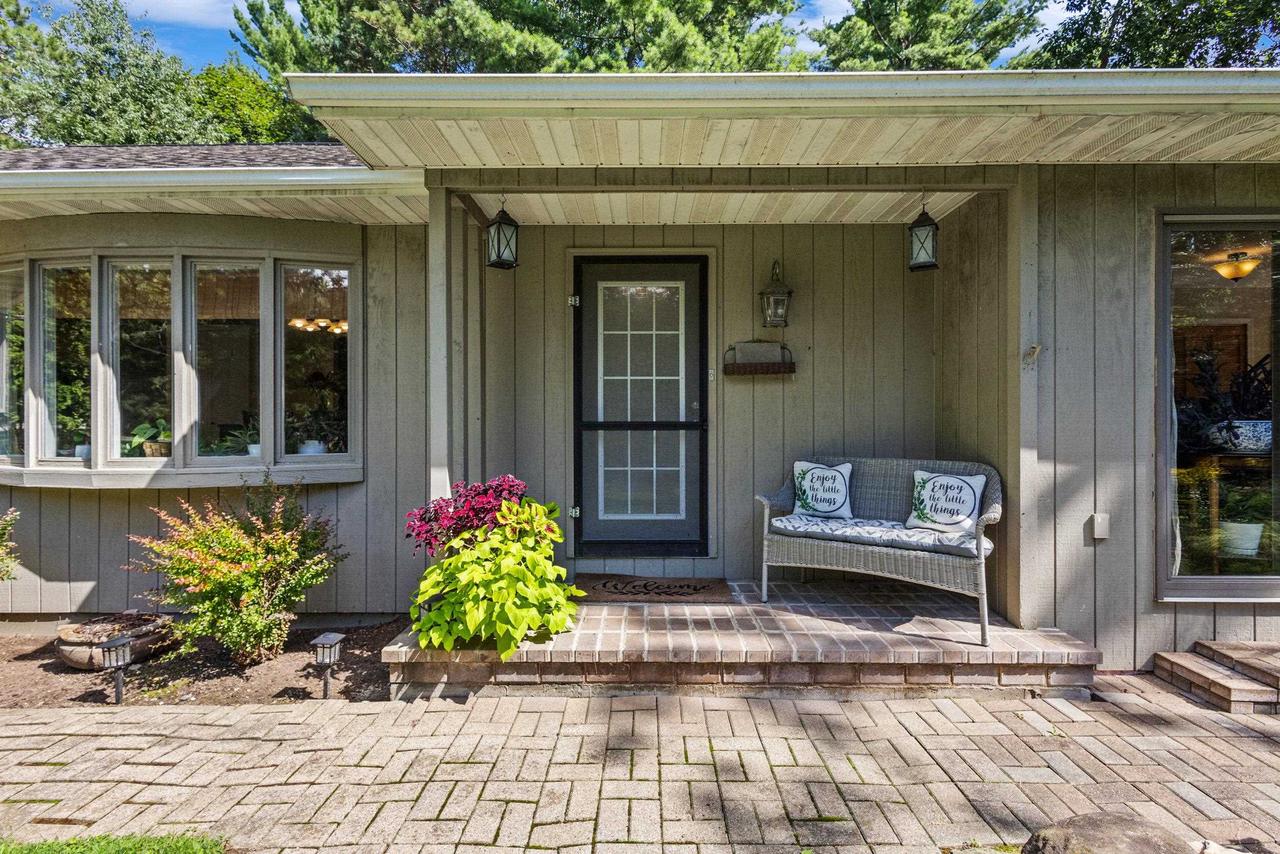 W1053 & W1049 Illinois Avenue