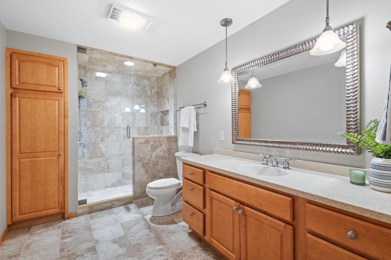 W1053 & W1049 Illinois Avenue