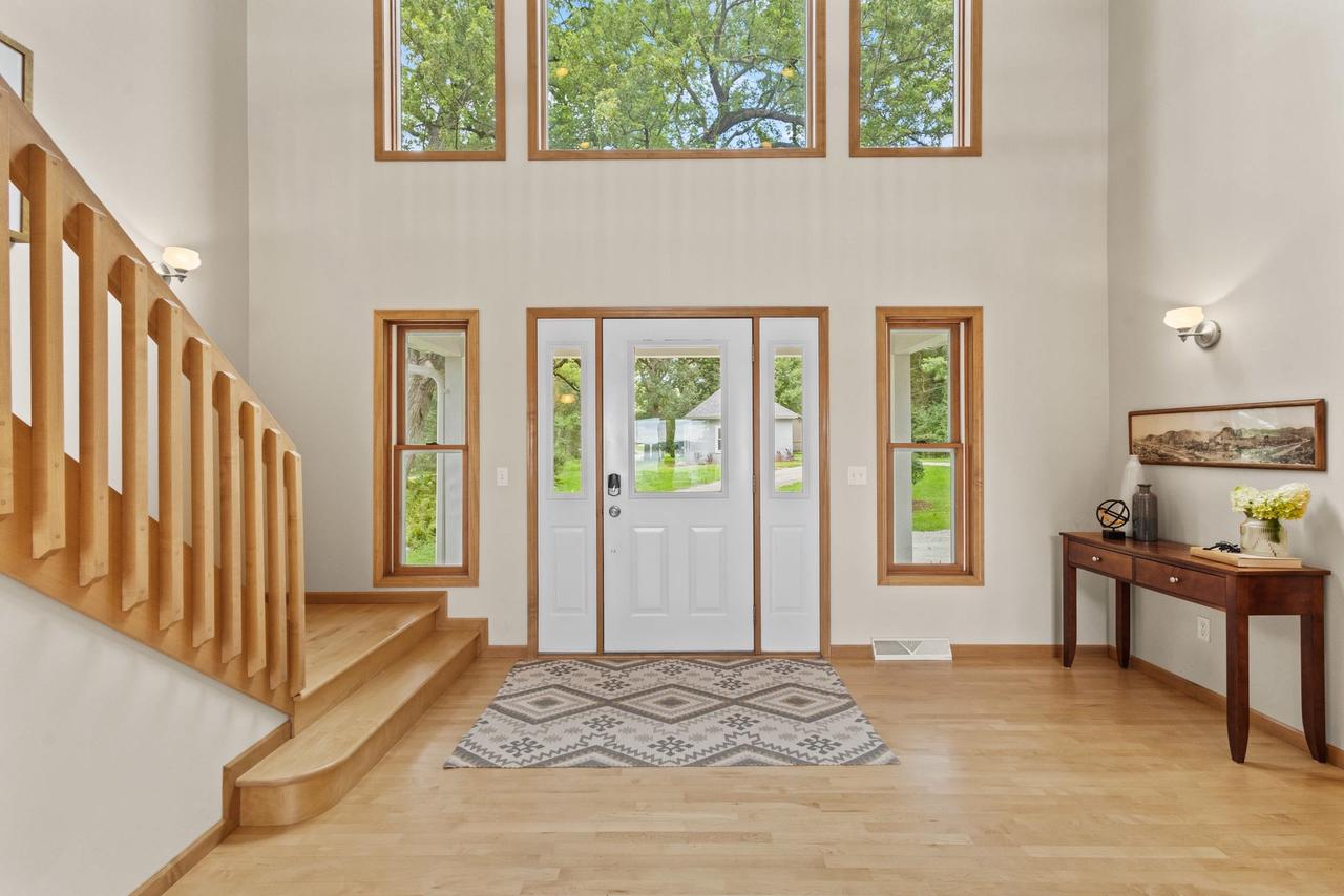 W1053 & W1049 Illinois Avenue