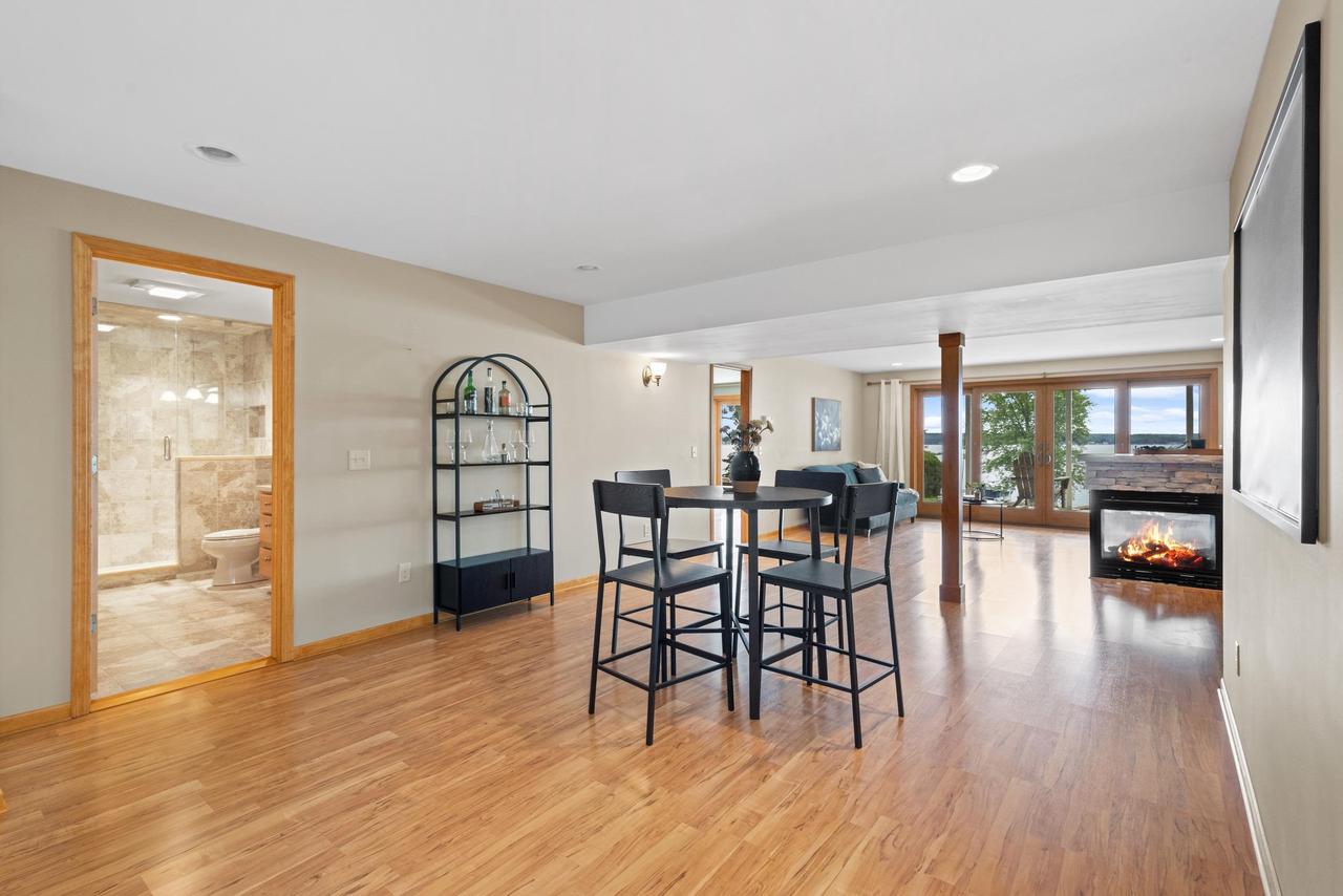 W1053 & W1049 Illinois Avenue