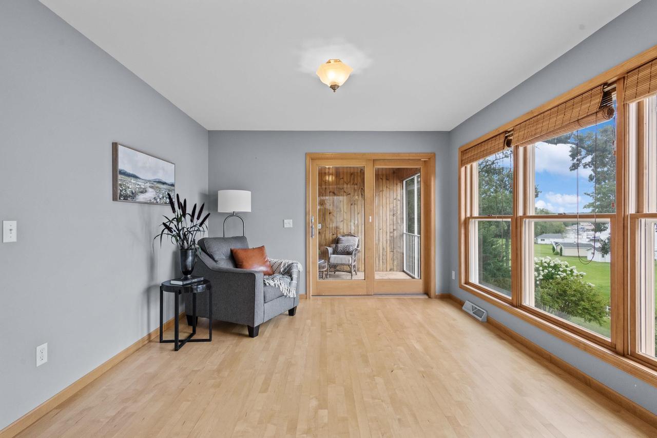 W1053 & W1049 Illinois Avenue