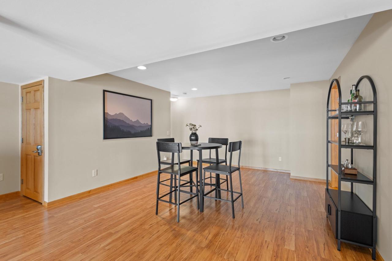 W1053 & W1049 Illinois Avenue