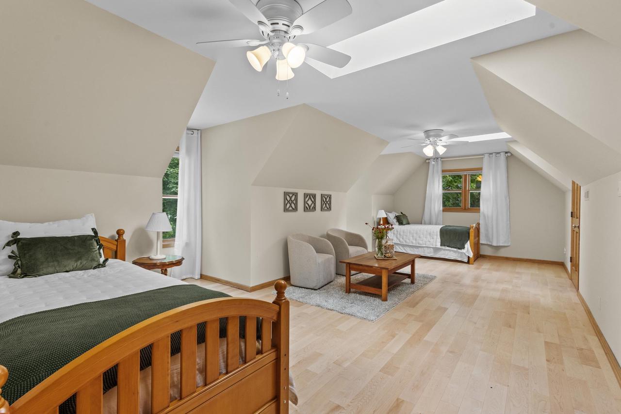 W1053 & W1049 Illinois Avenue