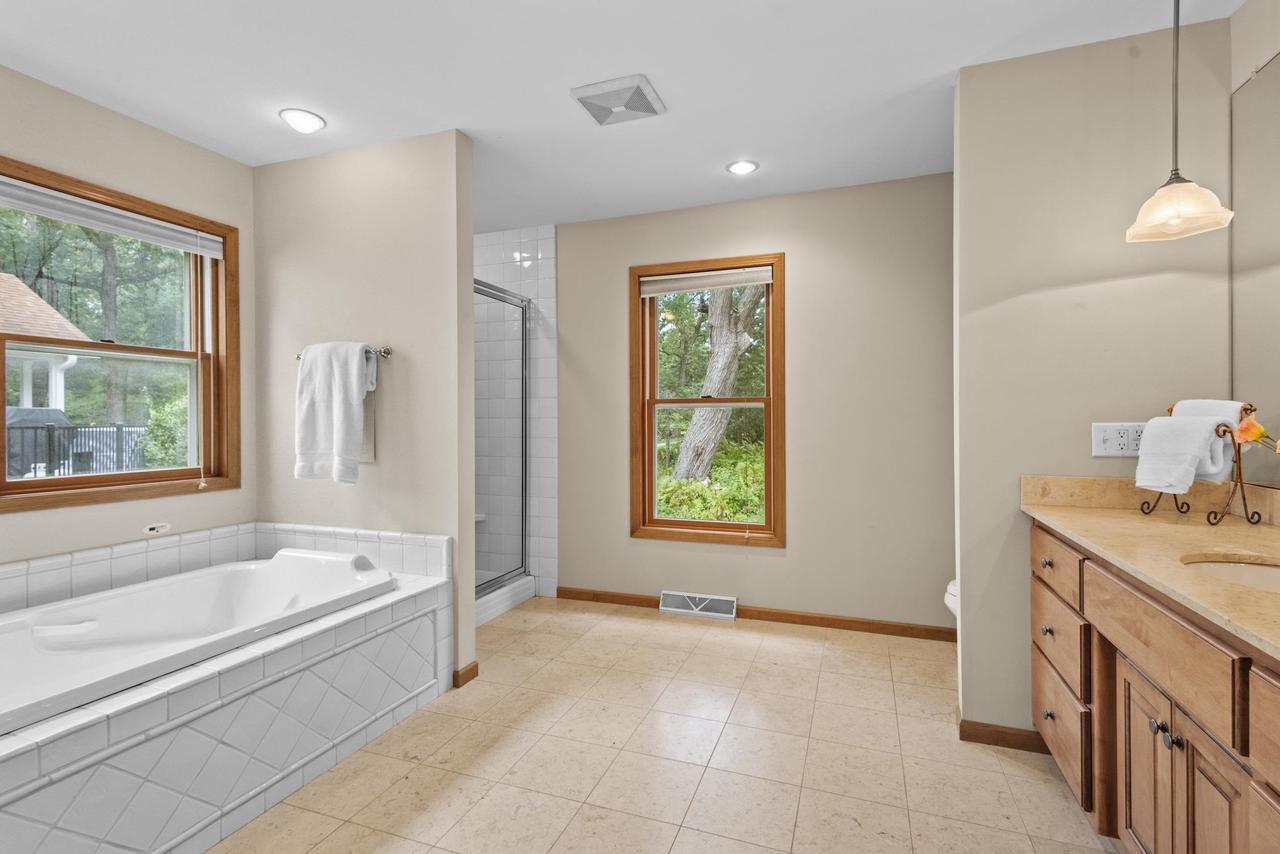 W1053 & W1049 Illinois Avenue