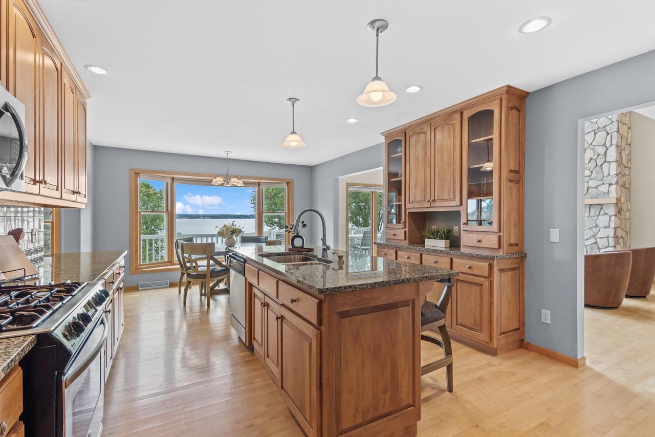 W1053 & W1049 Illinois Avenue