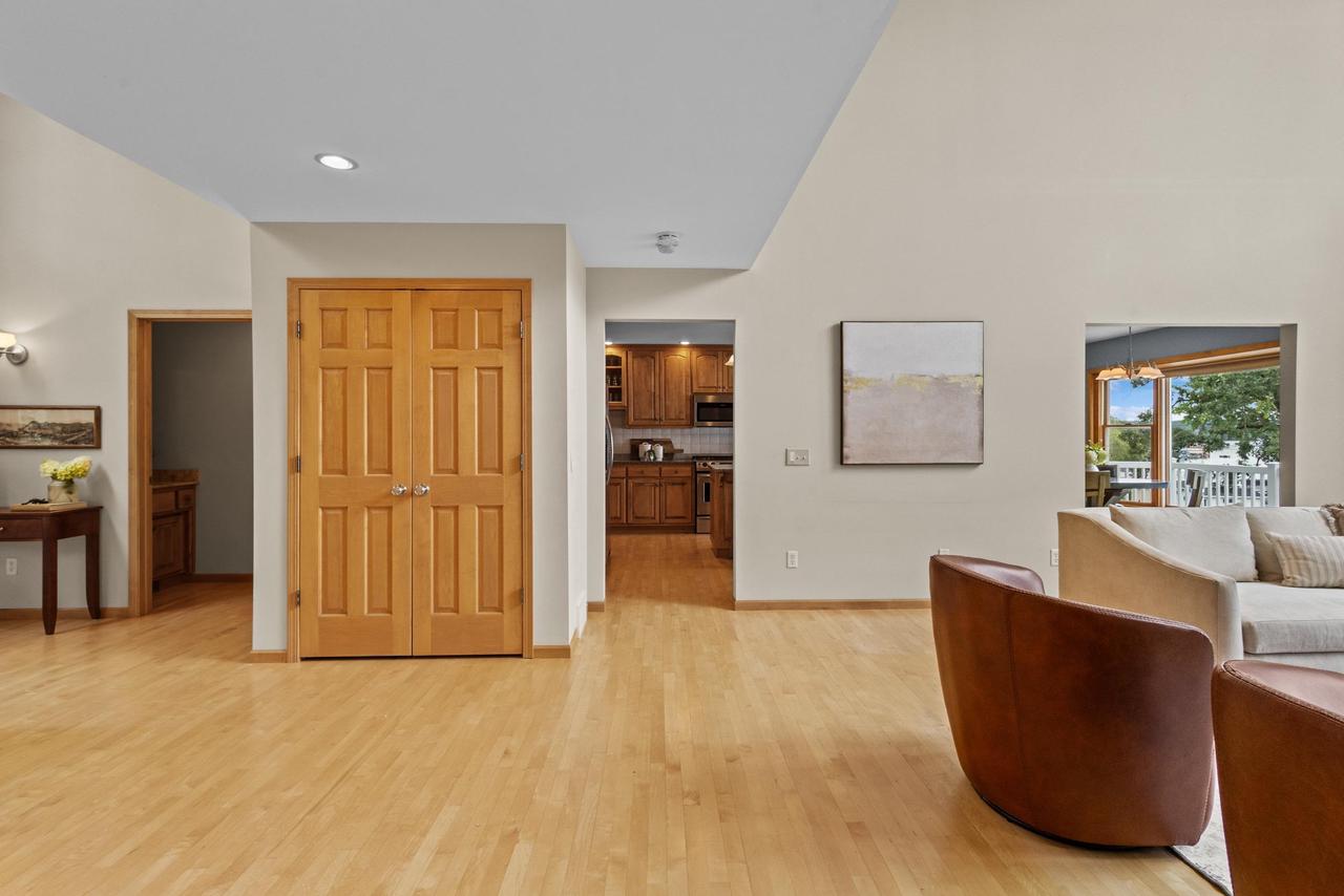 W1053 & W1049 Illinois Avenue