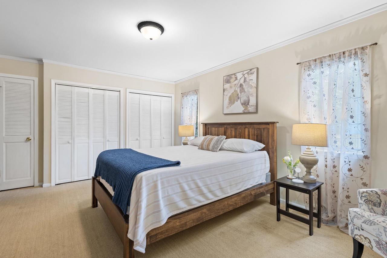 W1053 & W1049 Illinois Avenue