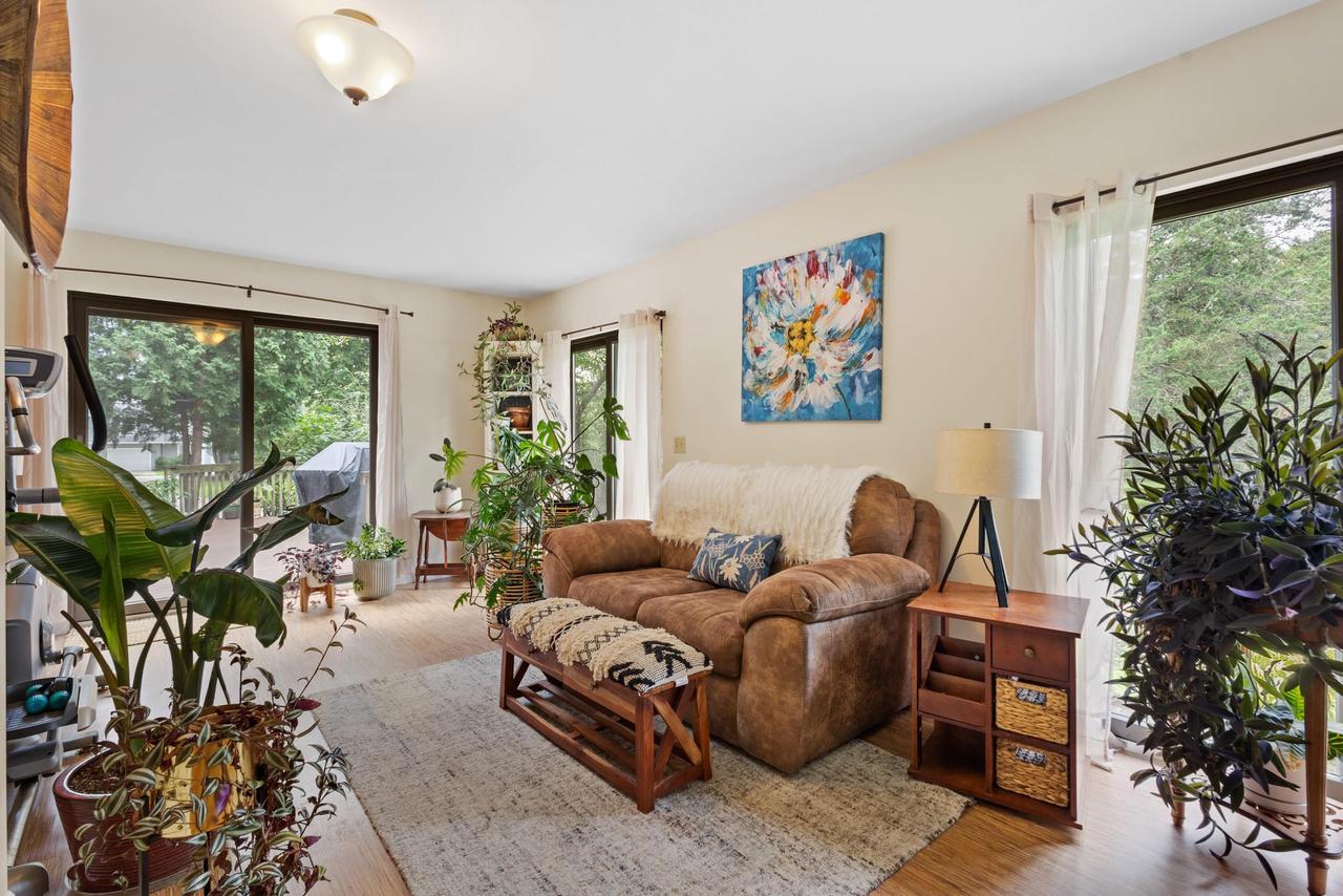 W1053 & W1049 Illinois Avenue