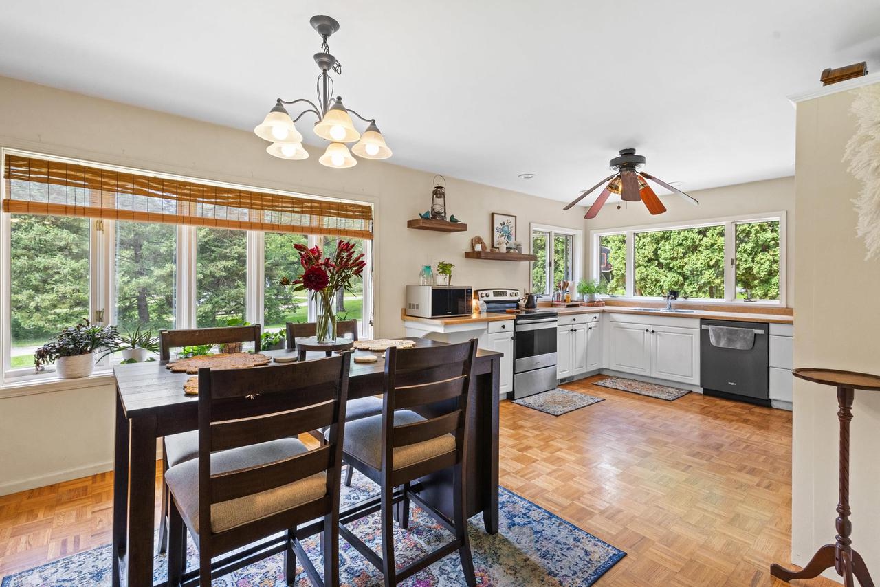 W1053 & W1049 Illinois Avenue